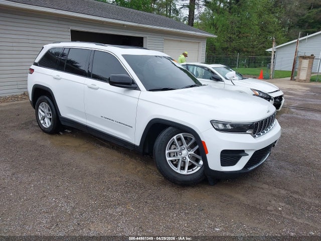 Salvage Jeep Grand Cherokee Image