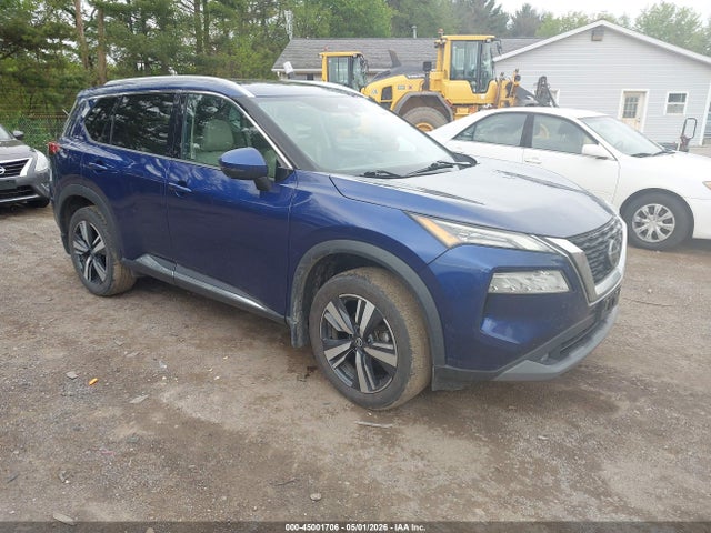 Salvage Nissan Rogue Image