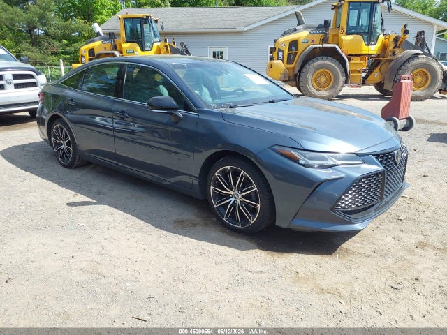 Salvage Toyota Avalon Image