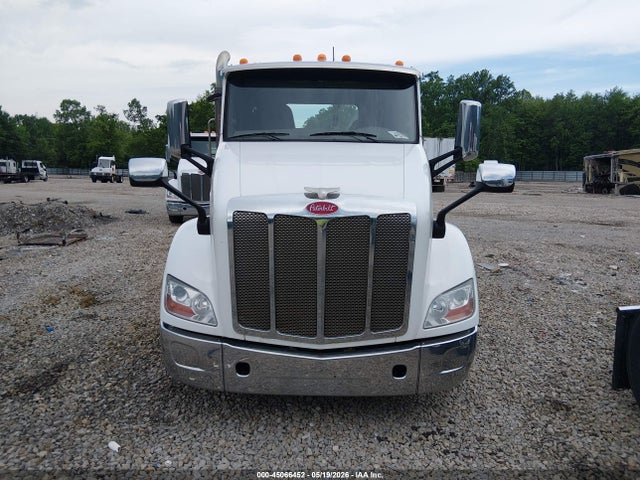 Peterbilt 579