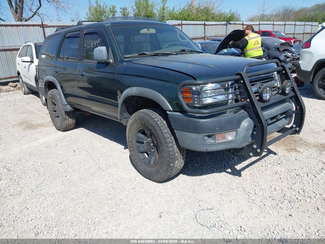 Salvage Toyota 4Runner Image