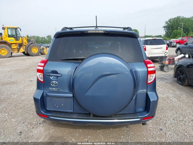 Toyota RAV4 Limited V6
