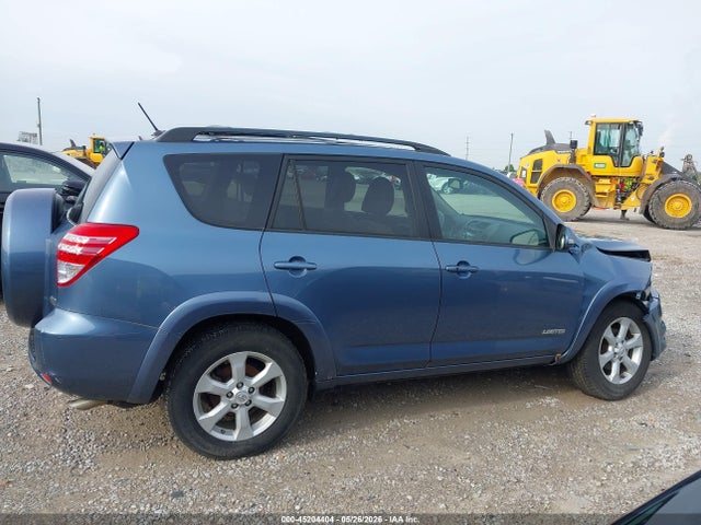 Toyota RAV4 Limited V6