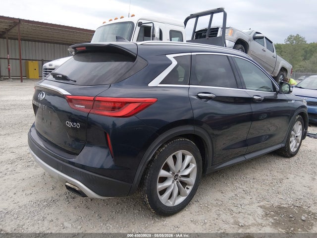 INFINITI Qx Essential