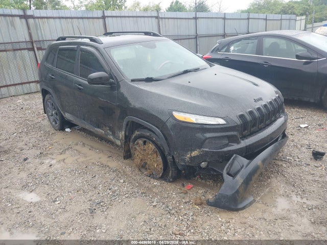 Salvage Jeep Cherokee Image