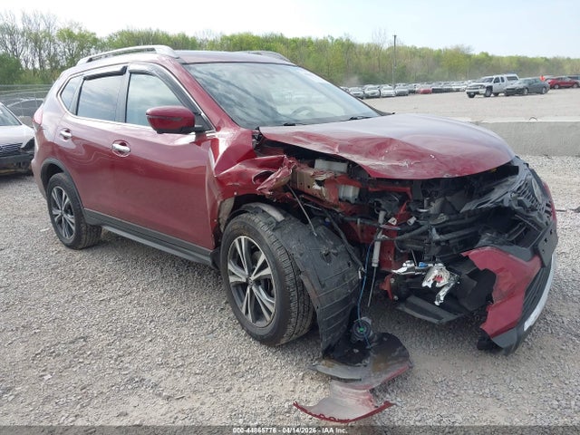 Salvage Nissan Rogue Image