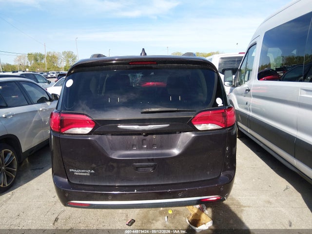 Chrysler Pacifica Touring L