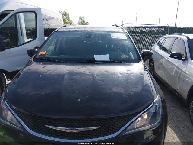 Chrysler Pacifica Touring L