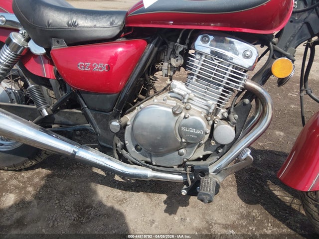 Suzuki Gz250