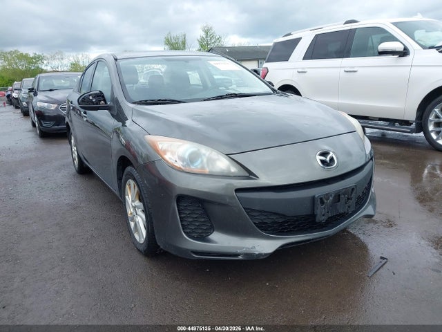 Salvage Mazda Mazda3 Image
