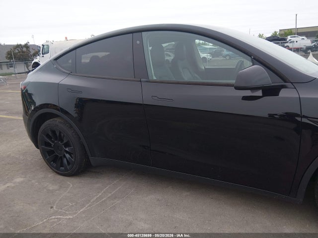 Tesla Model Y Long Range Dual Motor All-wheel Drive