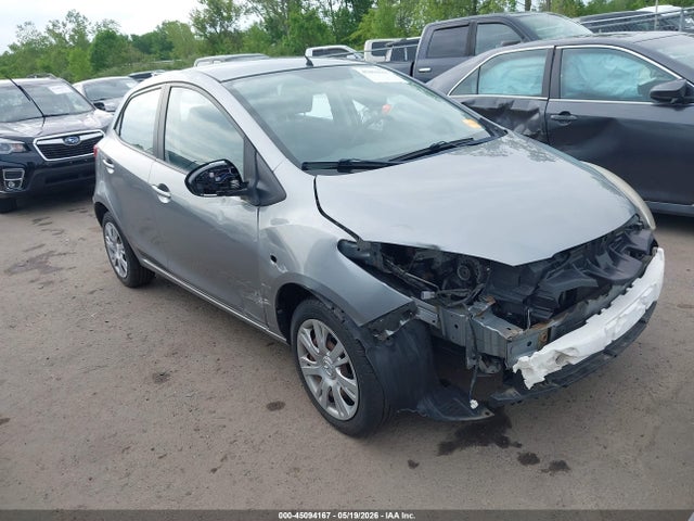 Salvage Mazda Mazda2 Image