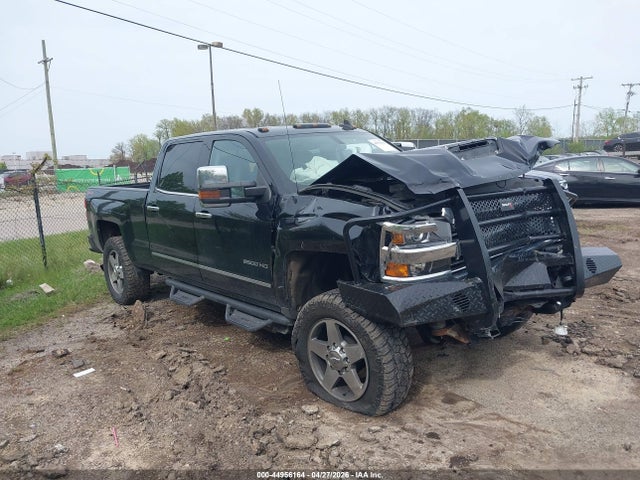Salvage Chevrolet Silverado 2500 Image