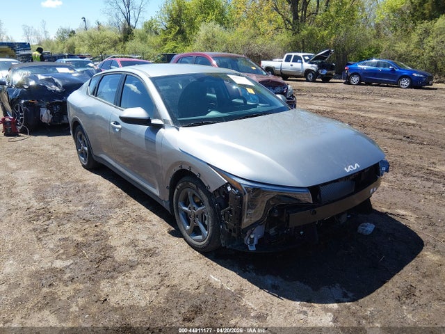 Salvage Kia K4 Image