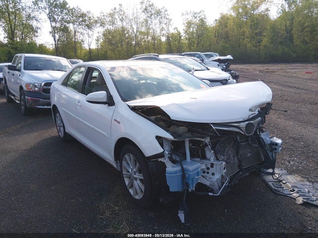 Salvage Toyota Camry Image