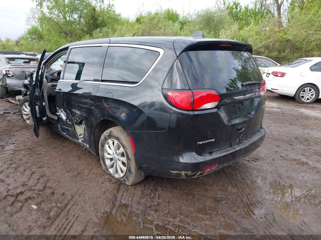 Chrysler Pacifica Touring