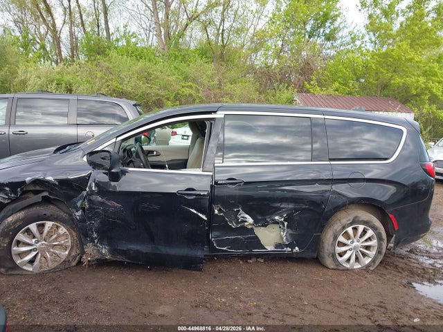 Chrysler Pacifica Touring