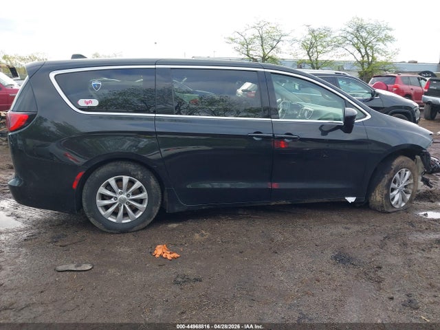 Chrysler Pacifica Touring