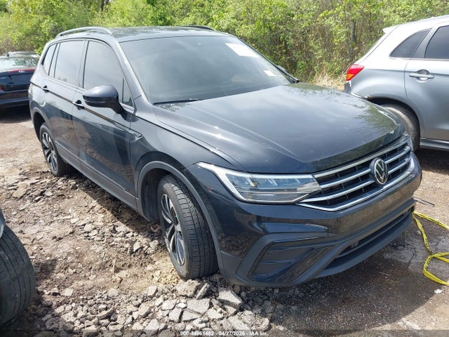 Salvage Volkswagen Tiguan Image
