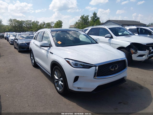 Salvage INFINITI Qx Image