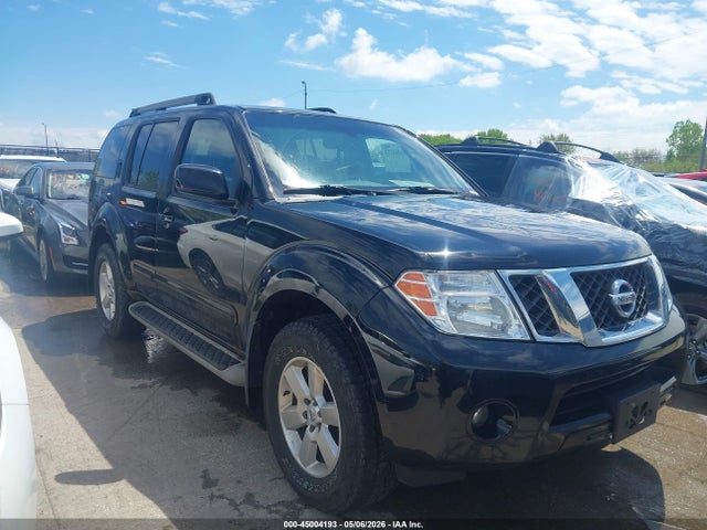 Salvage Nissan Pathfinder Image