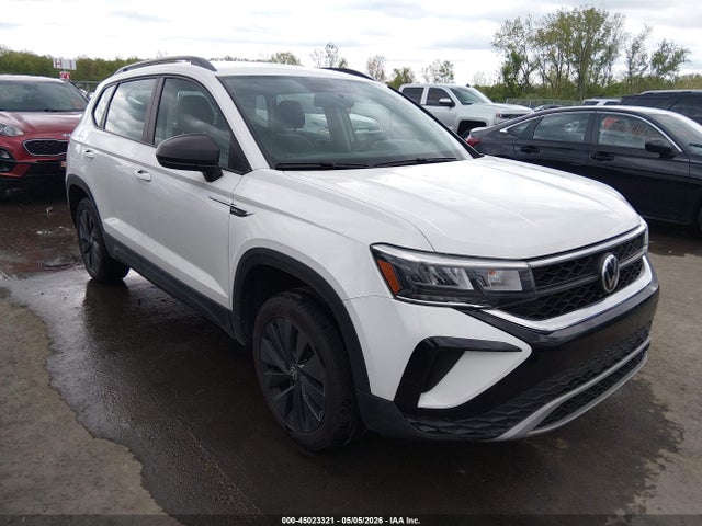 Salvage Volkswagen Taos Image