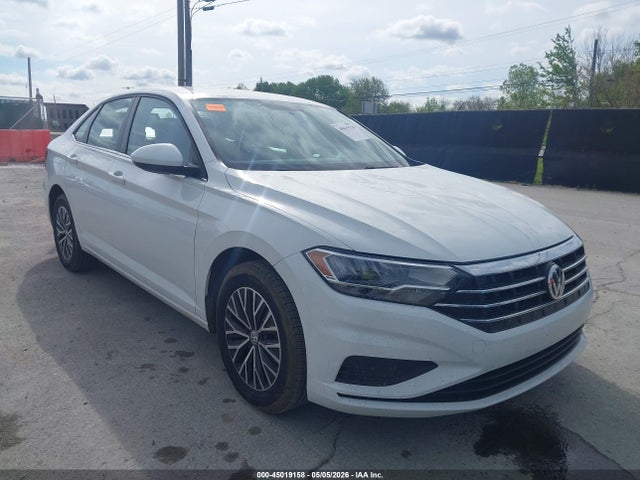 Salvage Volkswagen Jetta Image
