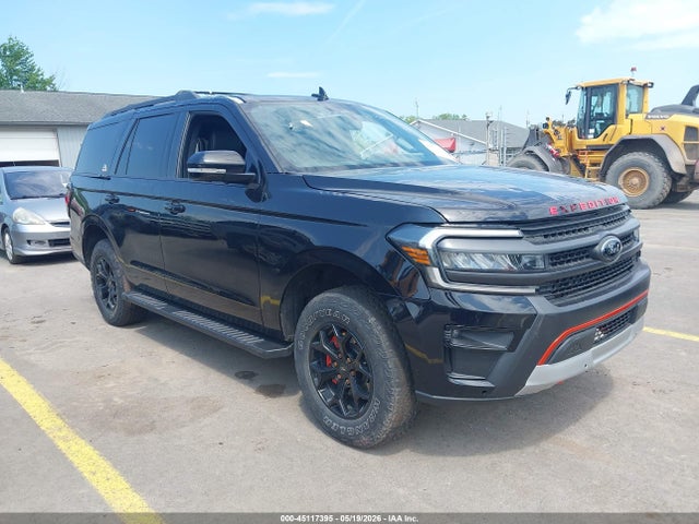 Salvage Ford Expedition Image