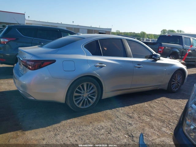 INFINITI Q50 3.0t Luxe