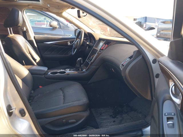 INFINITI Q50 3.0t Luxe