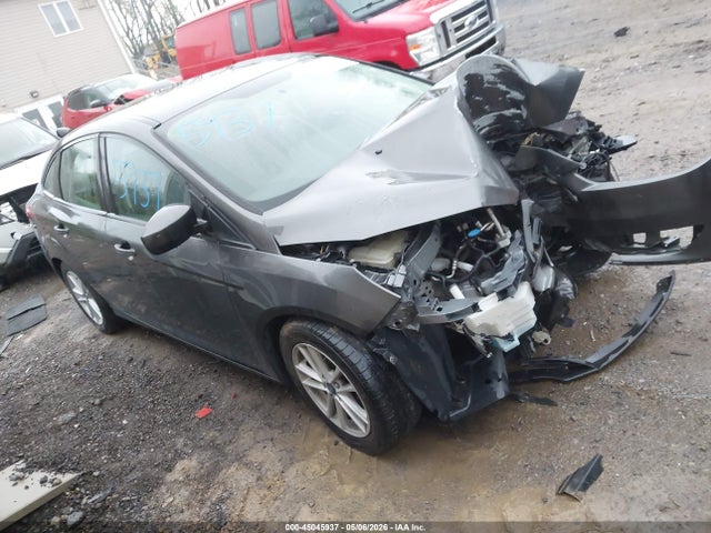 Salvage Ford Focus Image