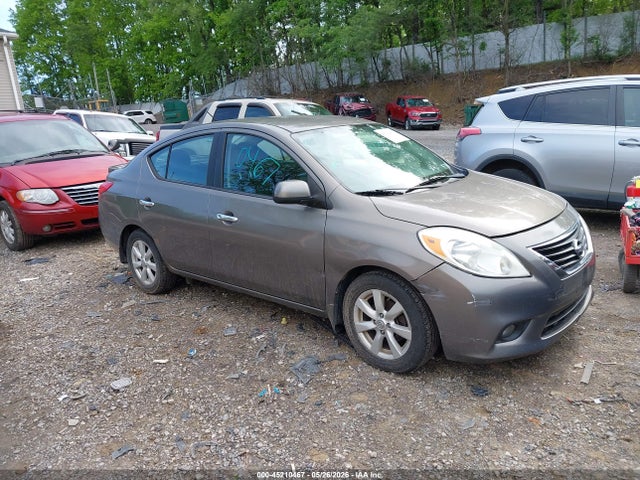 Salvage Nissan Versa Image