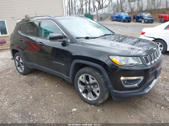 Salvage Jeep Compass Image