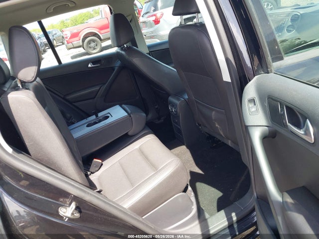 Volkswagen Tiguan S