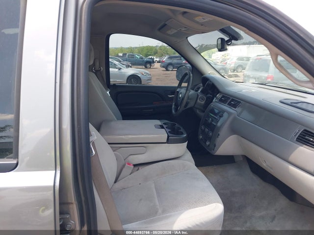 Chevrolet Suburban 1500 Ls