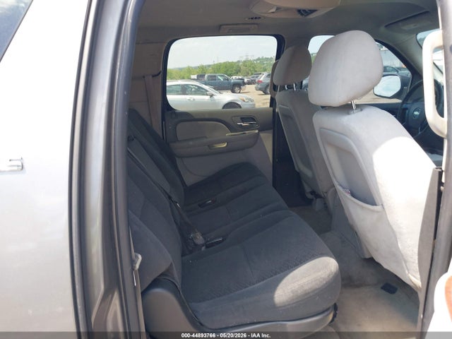 Chevrolet Suburban 1500 Ls
