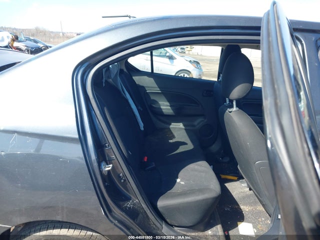 Mitsubishi Mirage Le