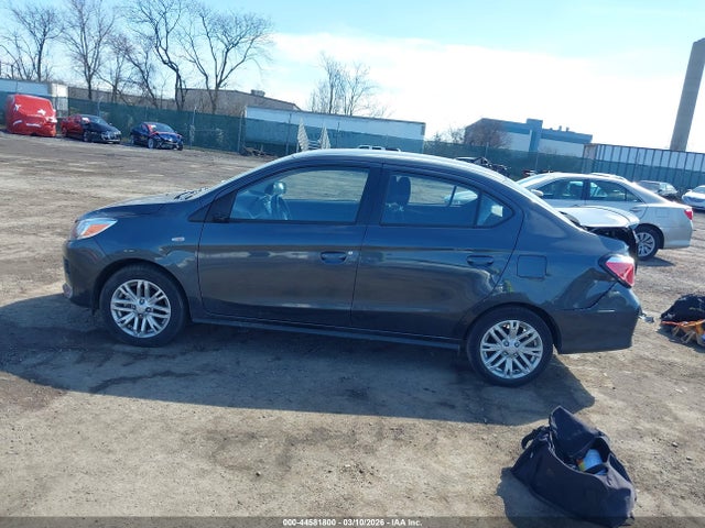 Mitsubishi Mirage Le