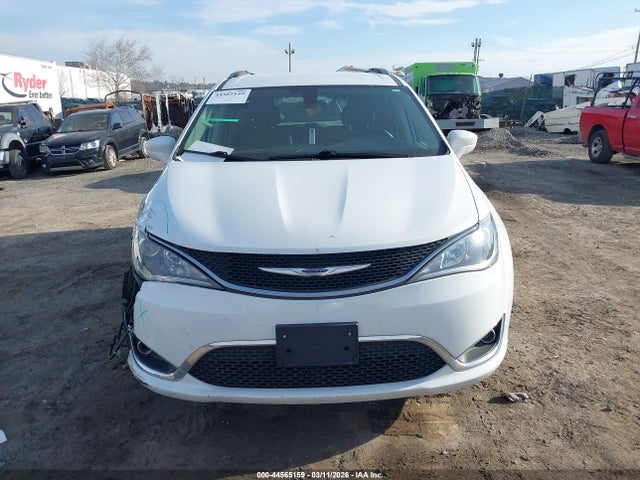 Chrysler Pacifica Touring L Plus