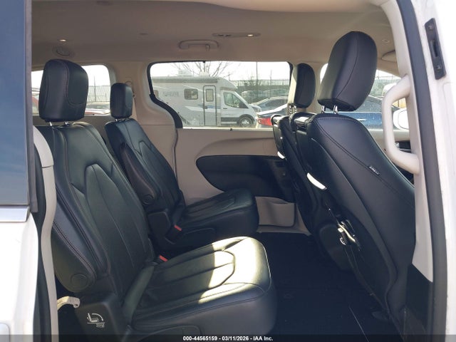 Chrysler Pacifica Touring L Plus
