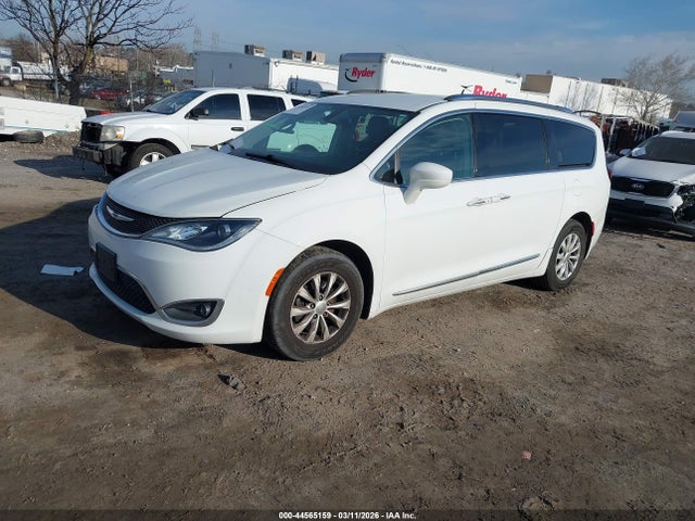 Chrysler Pacifica Touring L Plus