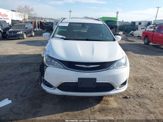 Chrysler Pacifica Touring L Plus