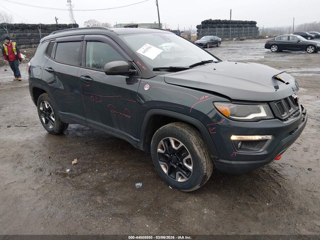 Salvage Jeep Compass Image