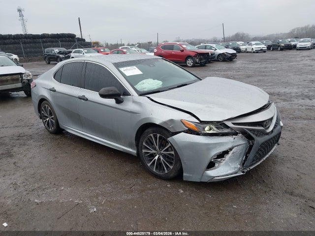 Salvage Toyota Camry Image