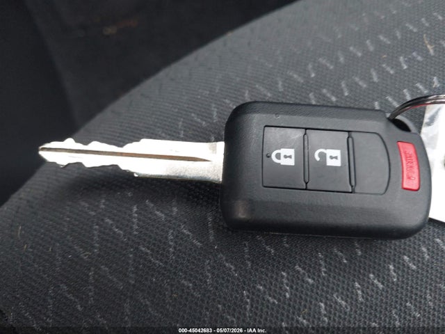 Mitsubishi Mirage Es