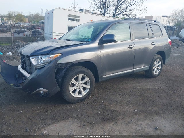 Toyota Highlander Base V6