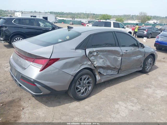 Hyundai ELANTRA Sel