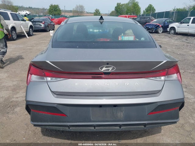 Hyundai ELANTRA Sel