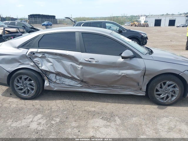 Hyundai ELANTRA Sel