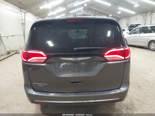 Chrysler Pacifica Touring L